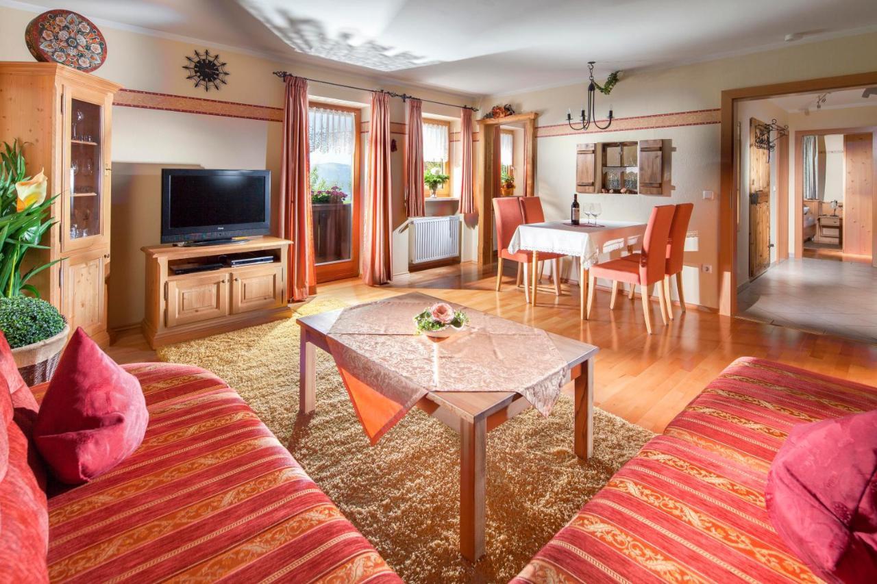 Ferienwohnungen Gaestehaus Laercheck Берхтесгаден Экстерьер фото